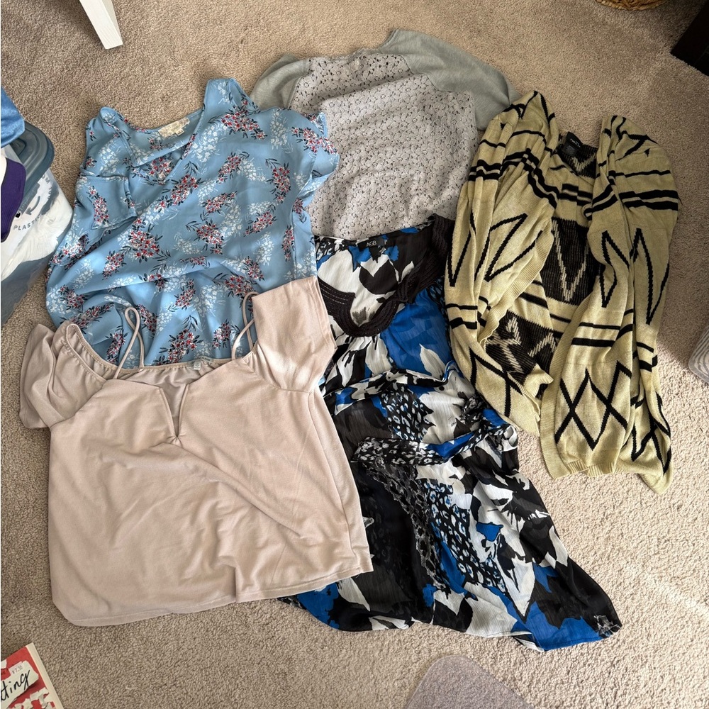 Size medium top bundle